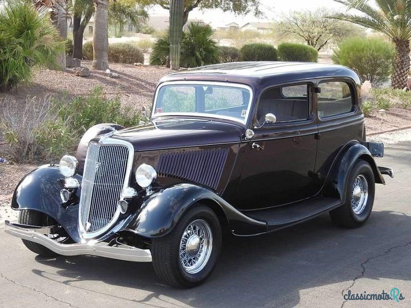 1934' Ford Deluxe Tudor photo #3