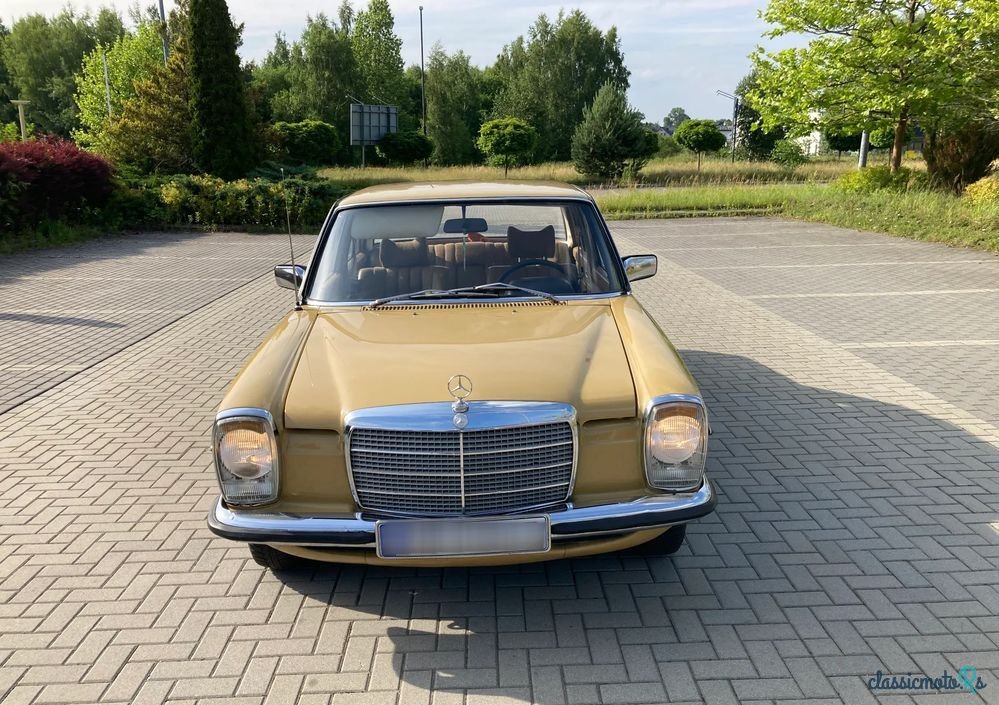 1975' Mercedes-Benz W115 photo #2