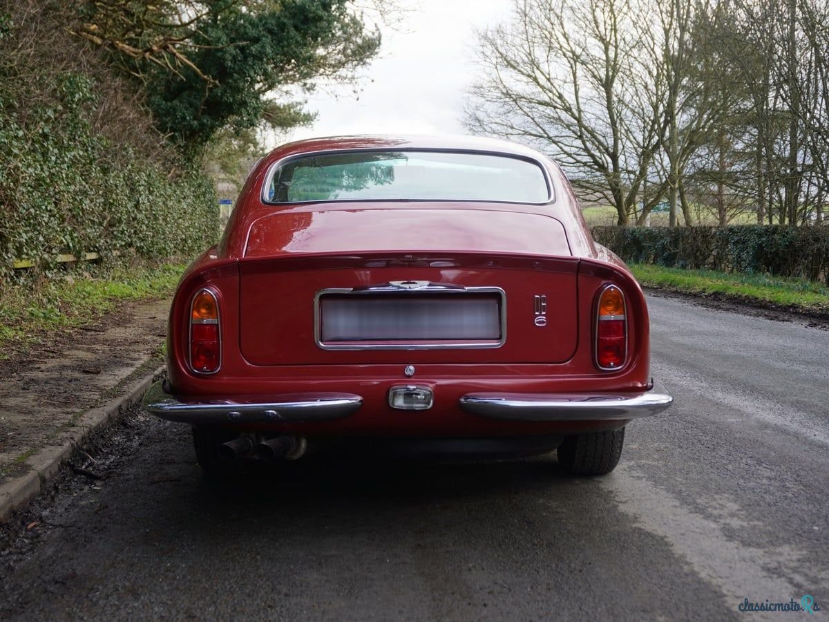 1969' Aston Martin DB6 photo #5