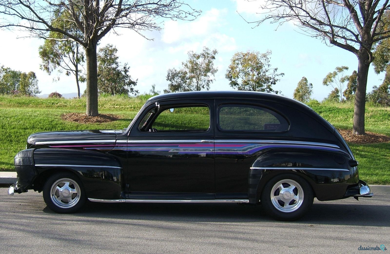 1947' Ford Deluxe photo #4