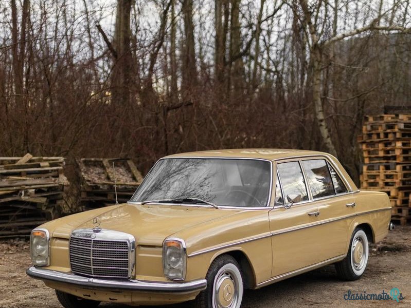 1973' Mercedes-Benz W115 200D photo #2
