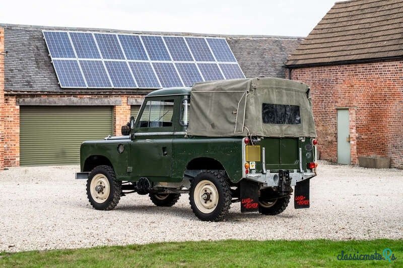 1983' Land Rover Series III photo #4