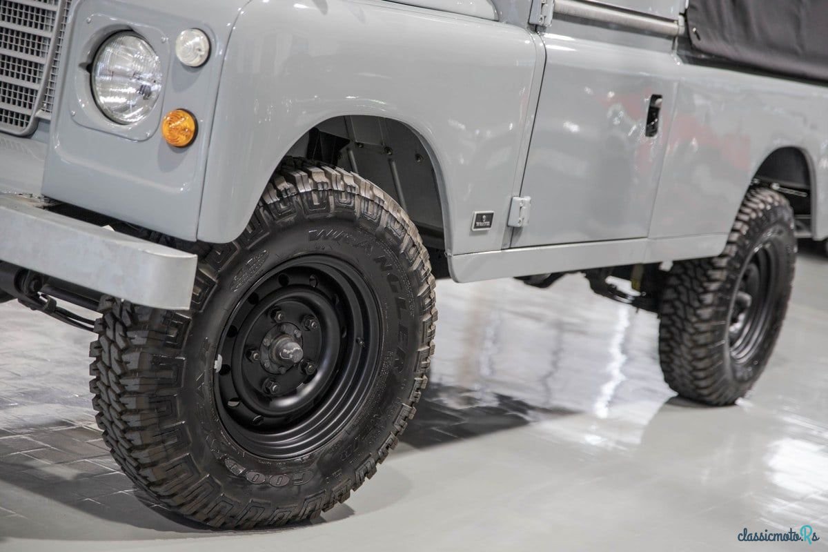 1973' Land Rover Series 3 photo #5