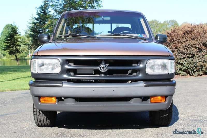 1994' Mazda B-Series Pickup 3000 photo #2