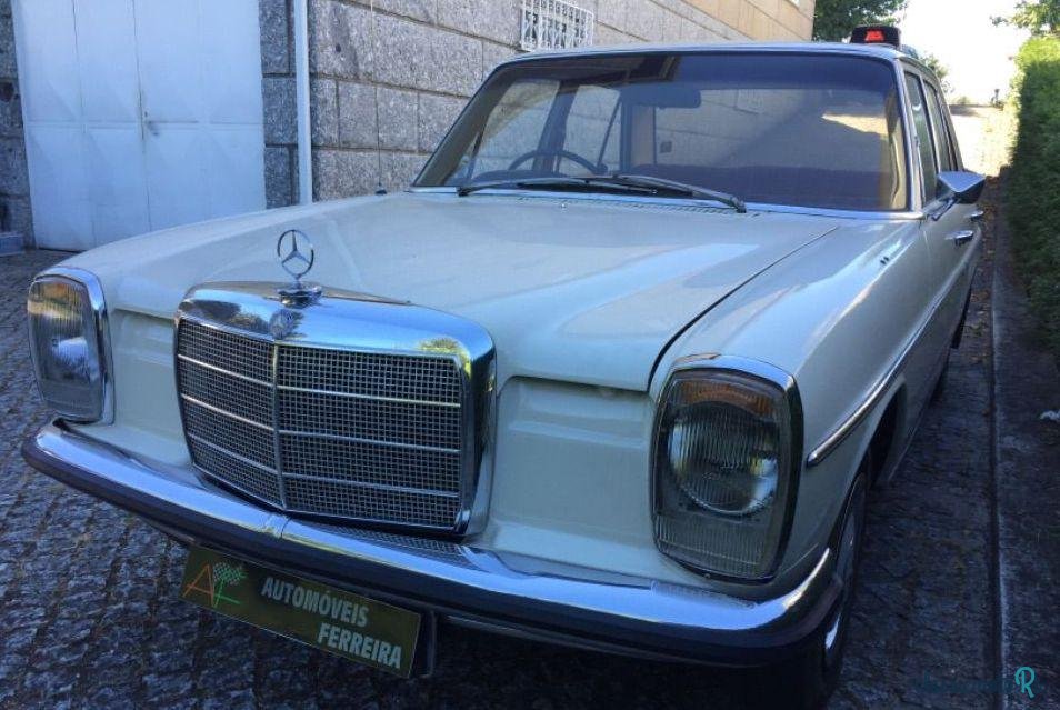 1968' Mercedes-Benz 220 Sedan W115 / 8 photo #1