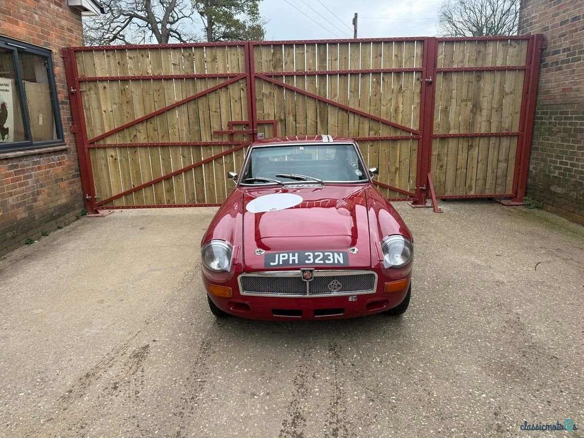 1975' MG MGB photo #2