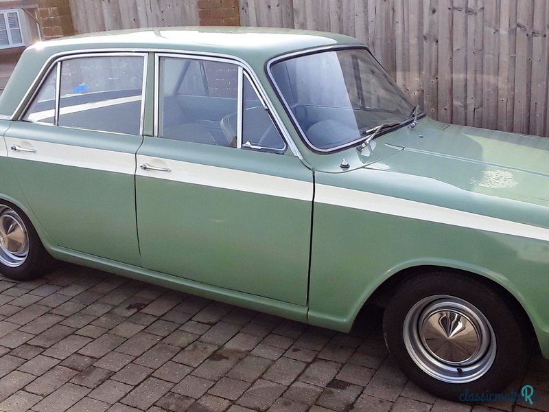 1963' Ford Cortina photo #3