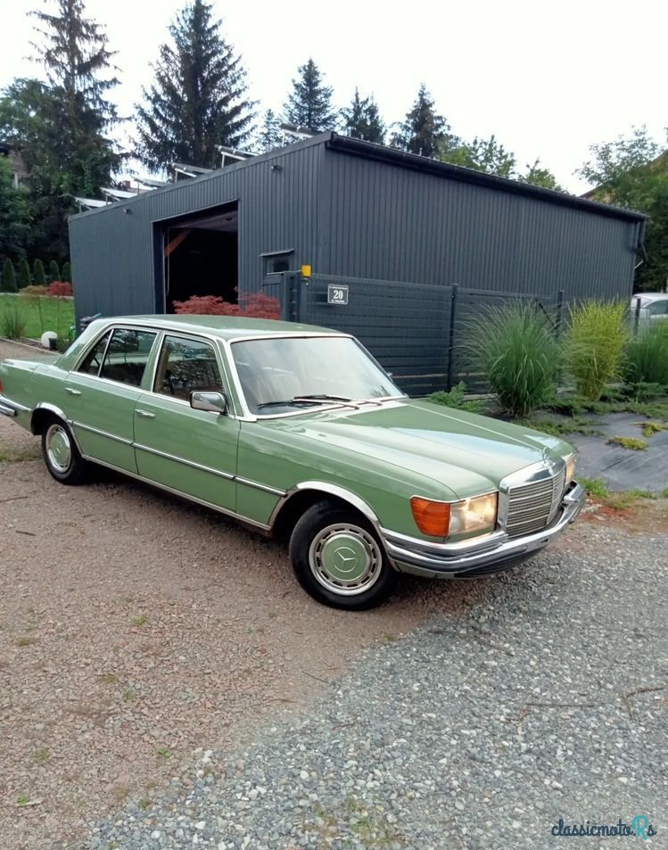 1975' Mercedes-Benz 280 260 Se photo #1