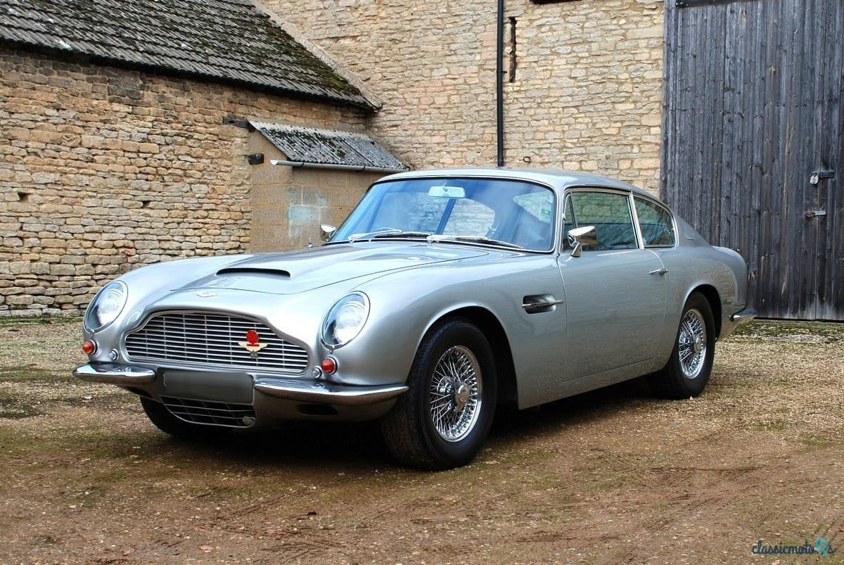 1971' Aston Martin DB6 photo #1