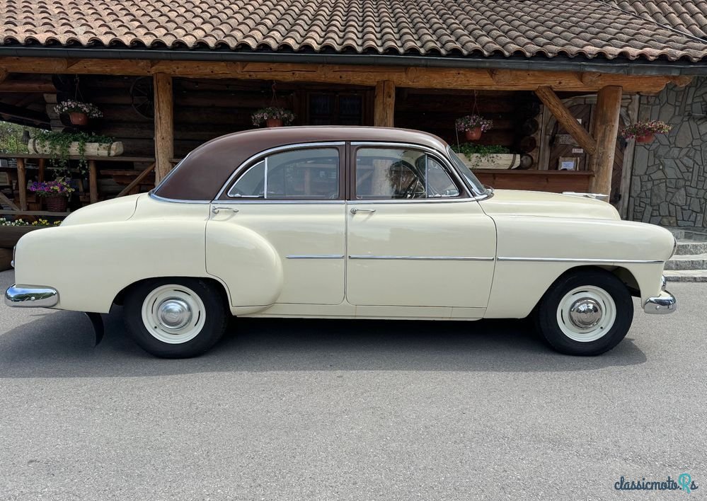 1952' Chevrolet Deluxe photo #2