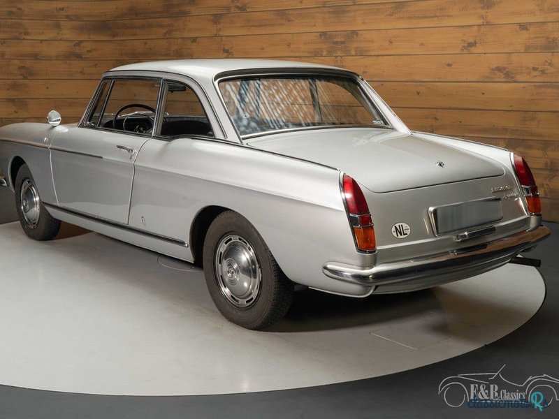 1967' Peugeot 404 photo #5