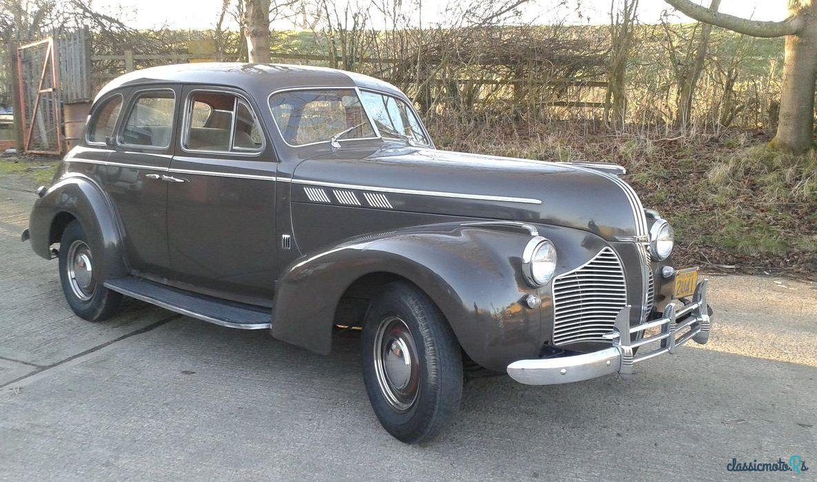 1940' Pontiac Silver Streak photo #1