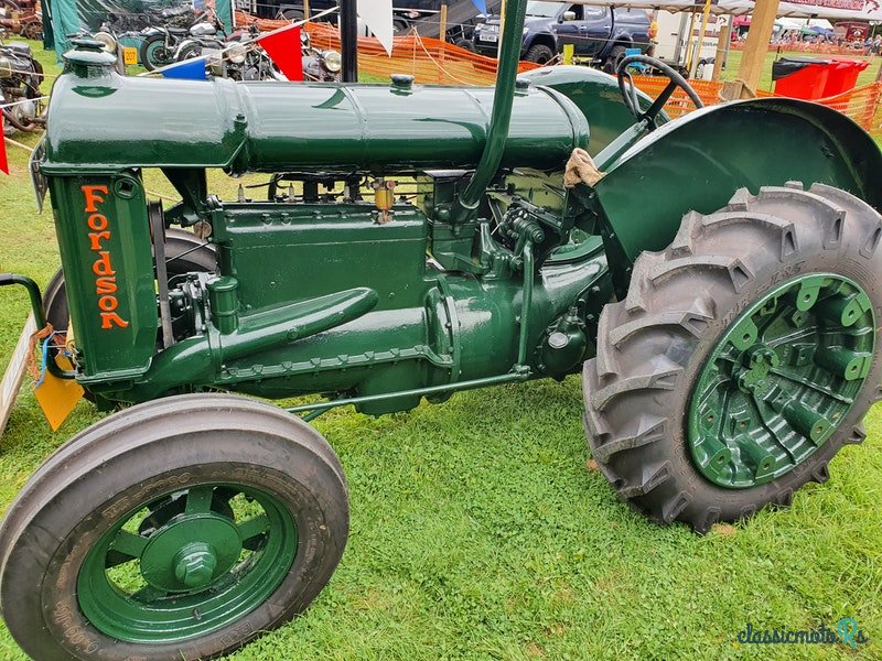 1941' Fordson photo #1