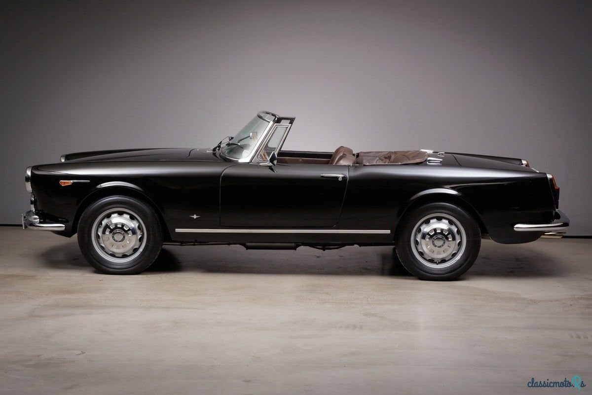 1963' Alfa Romeo 2600 photo #6