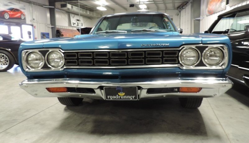 32k-Mile 1968 HEMI Road Runner Matches Everything, Waits for a Buyer To Try To Catch It