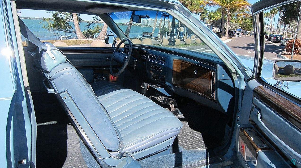 1977' Cadillac De Ville photo #1