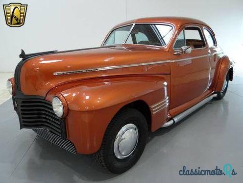 1941' Pontiac Streamliner photo #2