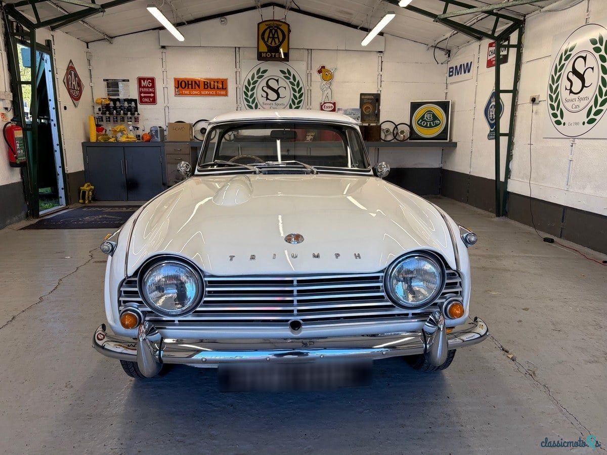 1965' Triumph TR4 photo #2