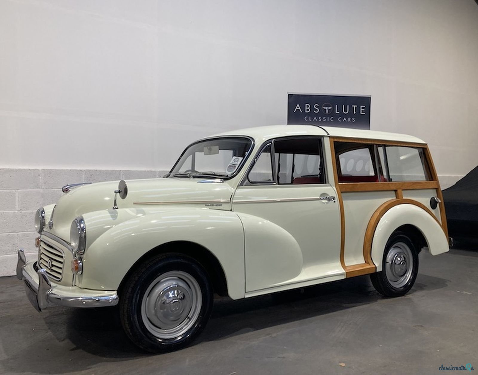 1971' Morris Minor Traveller photo #4