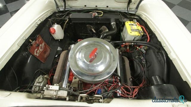 1957' Ford Fairlane photo #2