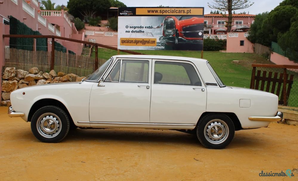 1972' Alfa Romeo 2000 photo #1