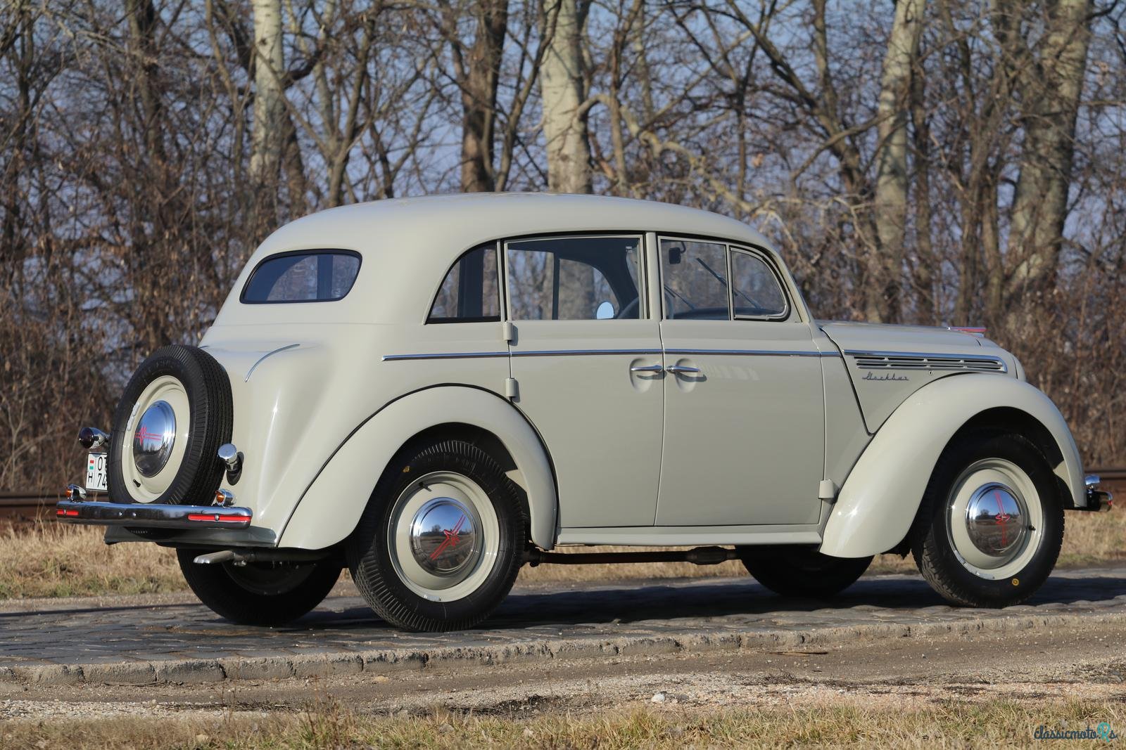 1949' Moskvitch 400-420 photo #2