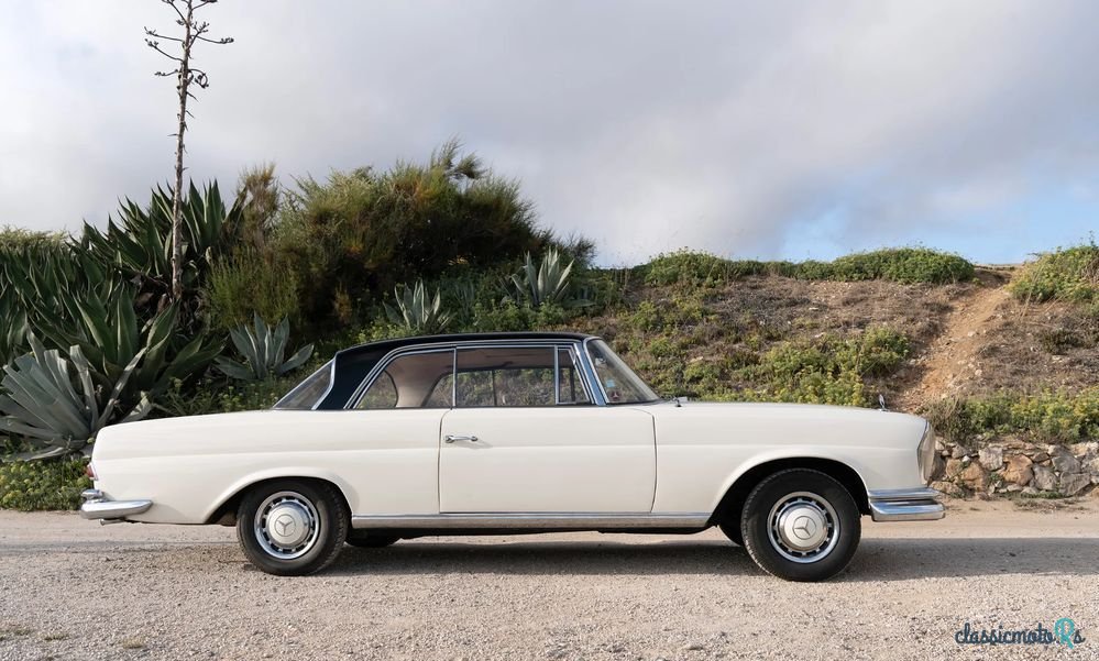 1962' Mercedes-Benz 220 photo #2