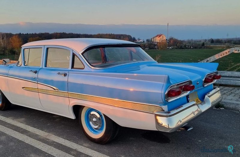 1958' Ford Fairlane photo #2