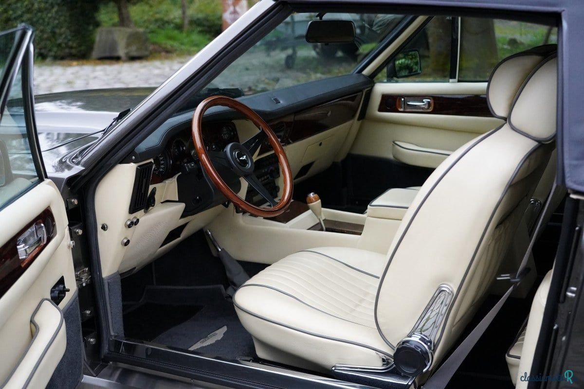 1980' Aston Martin Vantage photo #2