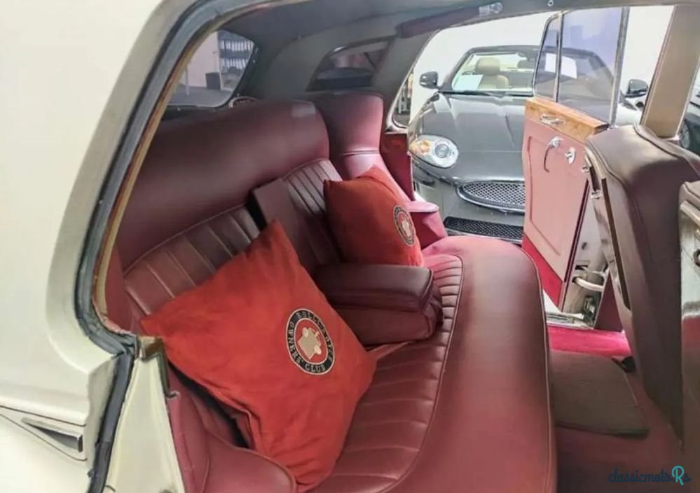 1961' Rolls-Royce Phantom photo #3