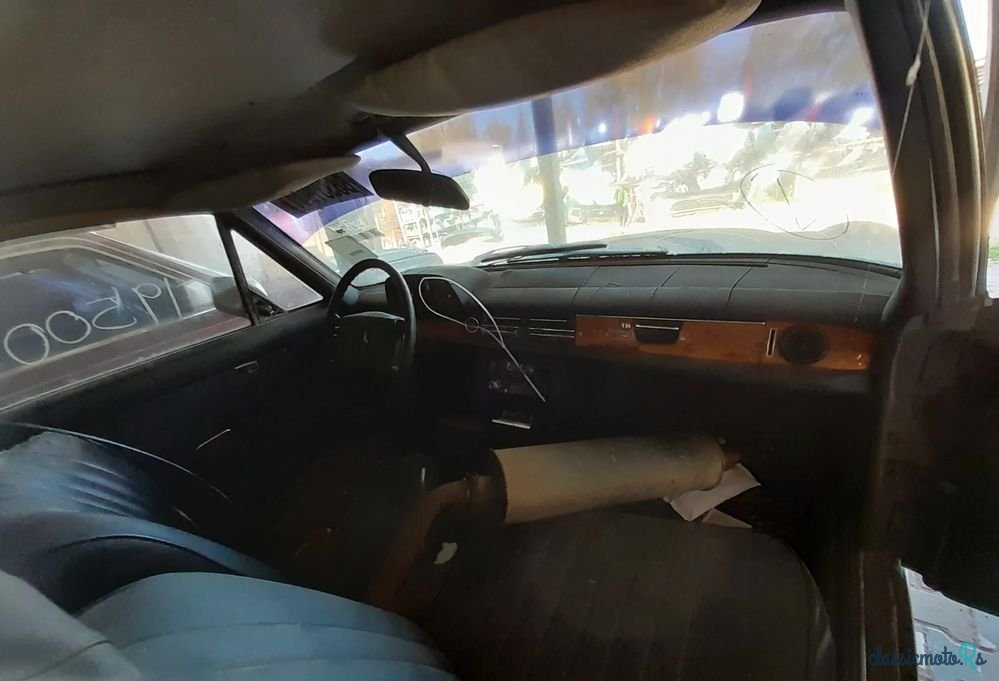 1975' Mercedes-Benz W114 photo #4