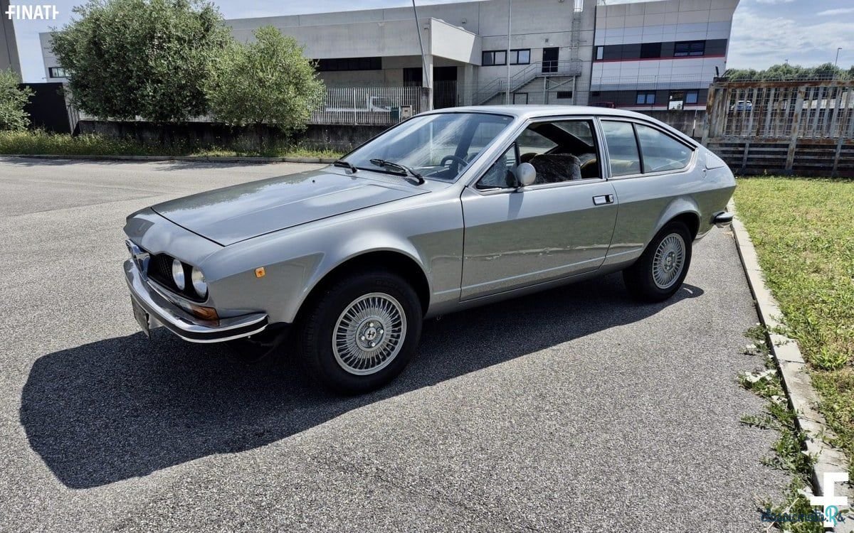 1975' Alfa Romeo Alfetta photo #2