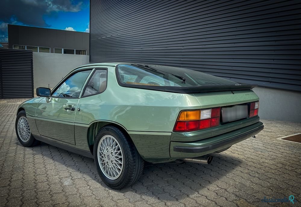 1980' Porsche 924 photo #2