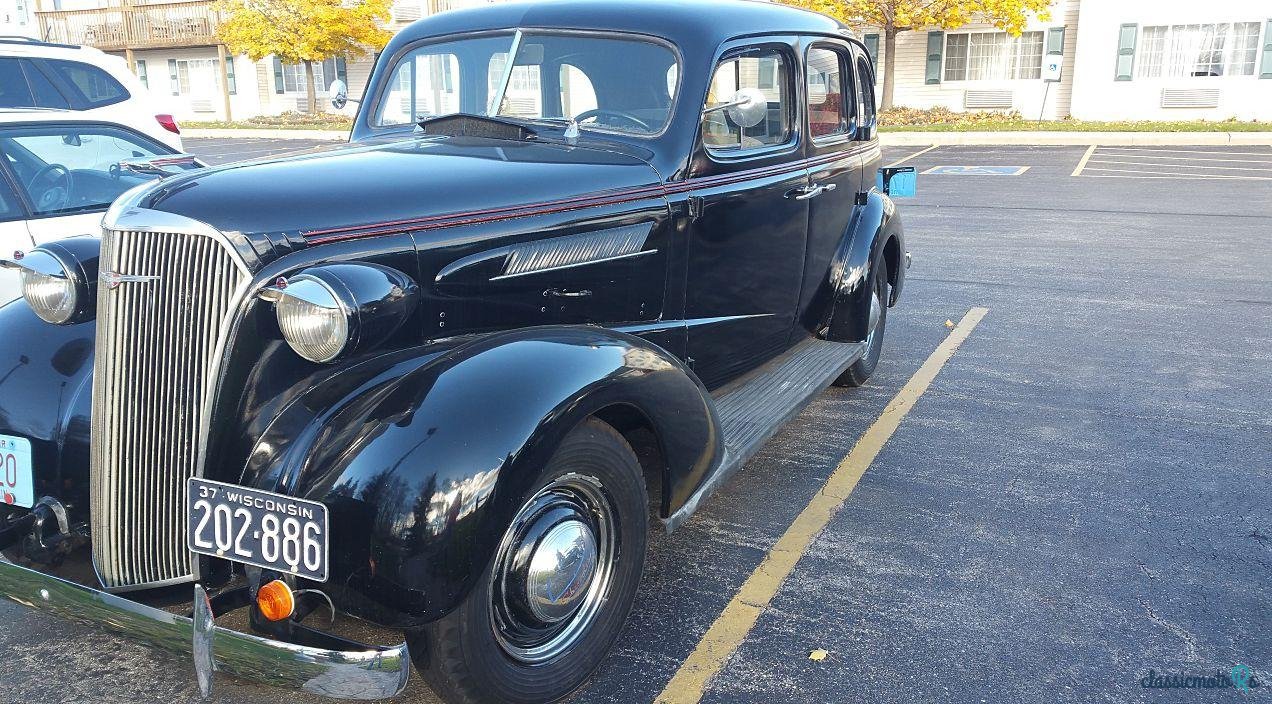 1937' Chevrolet Master Deluxe photo #1