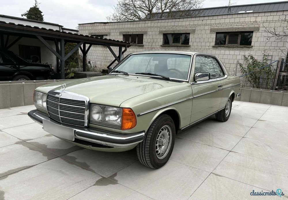 1979' Mercedes-Benz W123 photo #5