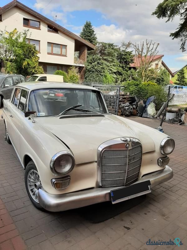 1967' Mercedes-Benz W110 photo #3