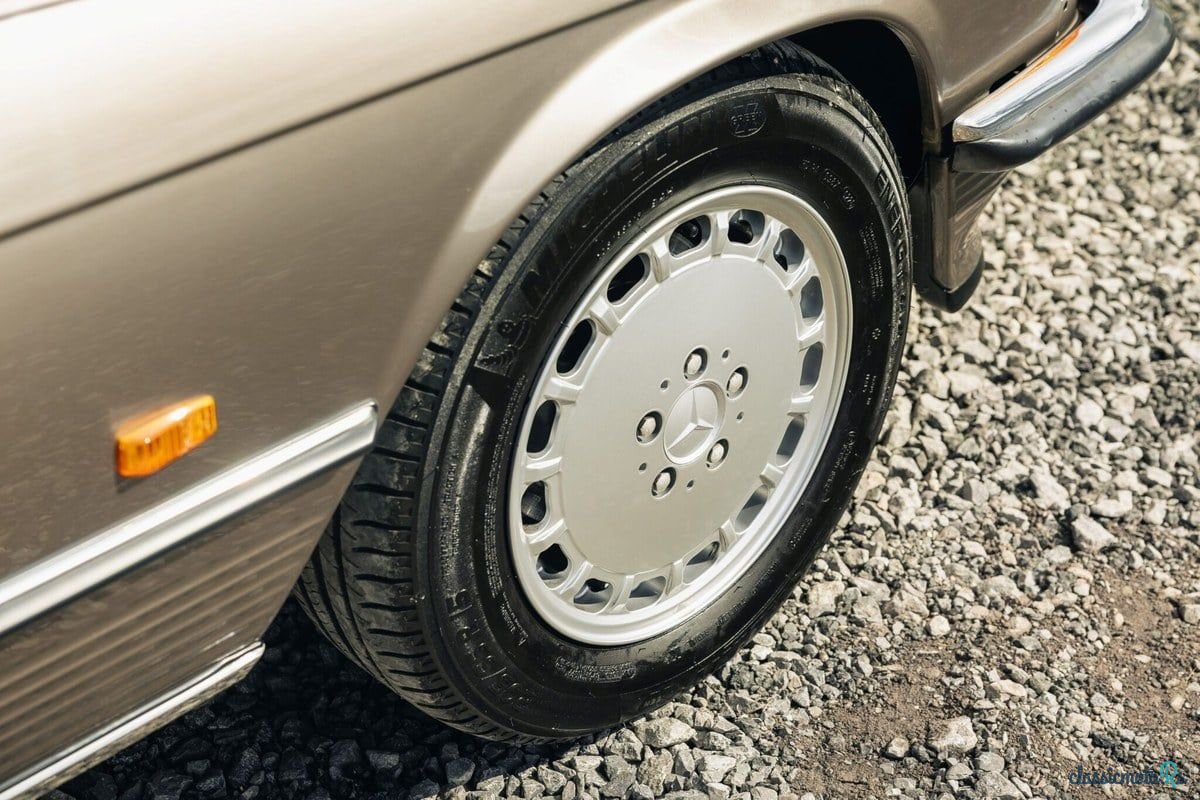 1989' Mercedes-Benz 300 photo #5