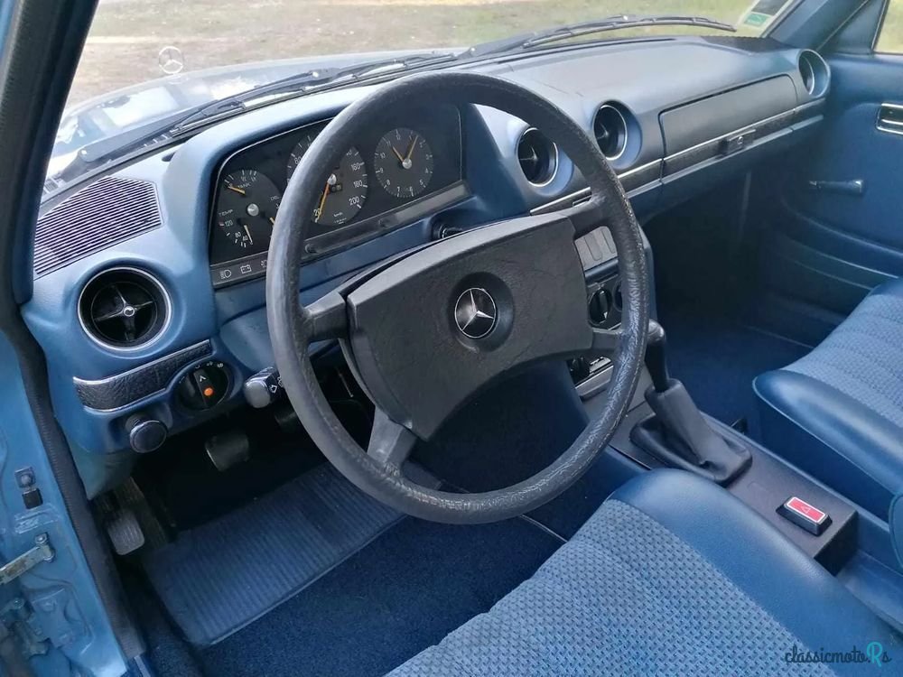 1979' Mercedes-Benz W123 photo #3