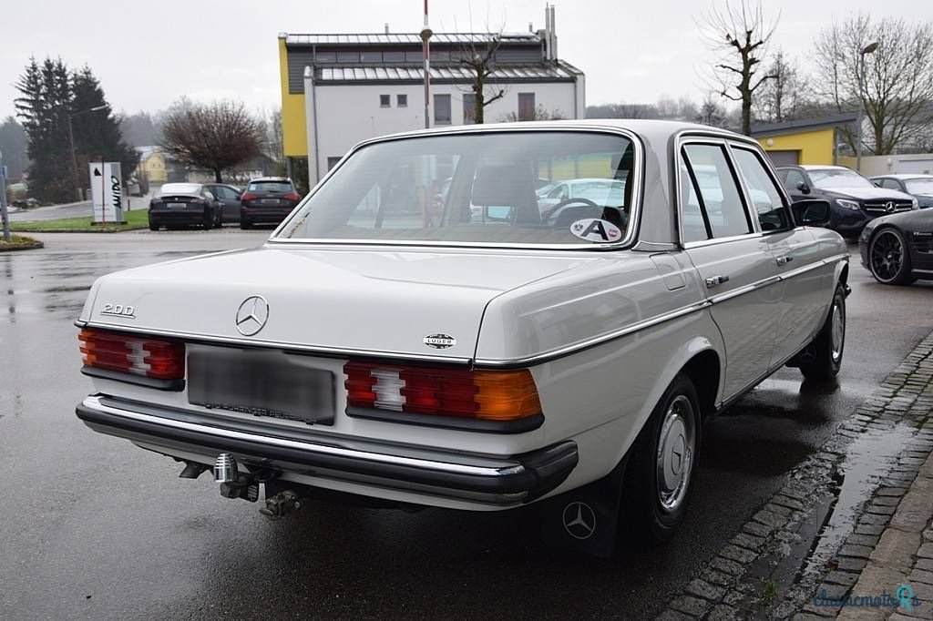 1980' Mercedes-Benz 200E W123 photo #3