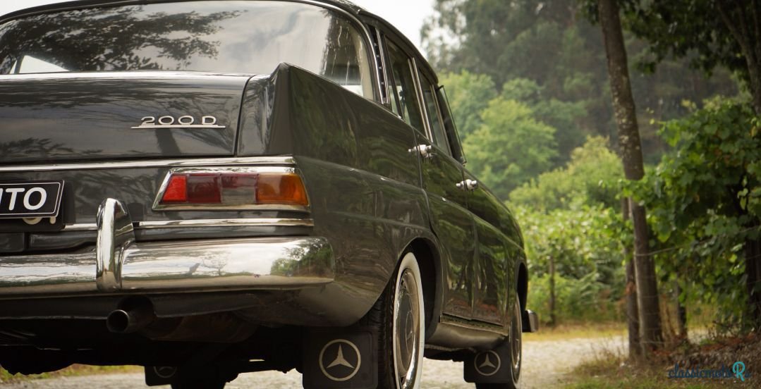 1967' Mercedes-Benz 200 photo #6