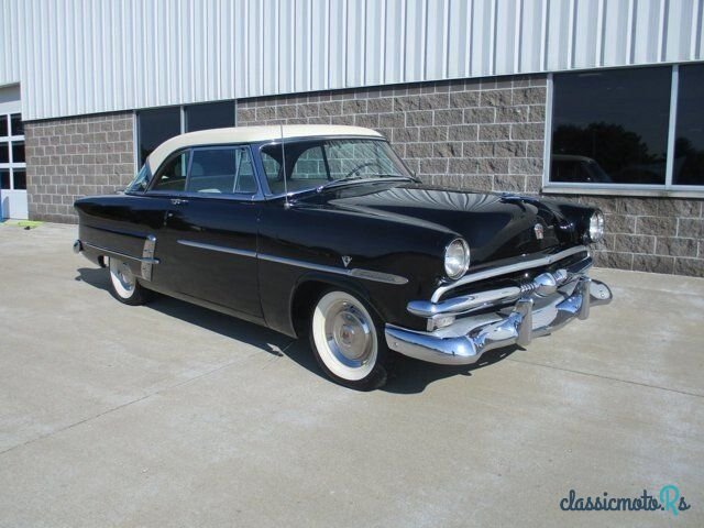 1953' Ford Crestline photo #3