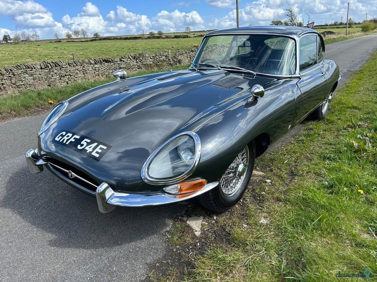 1967' Jaguar E-Type photo #3