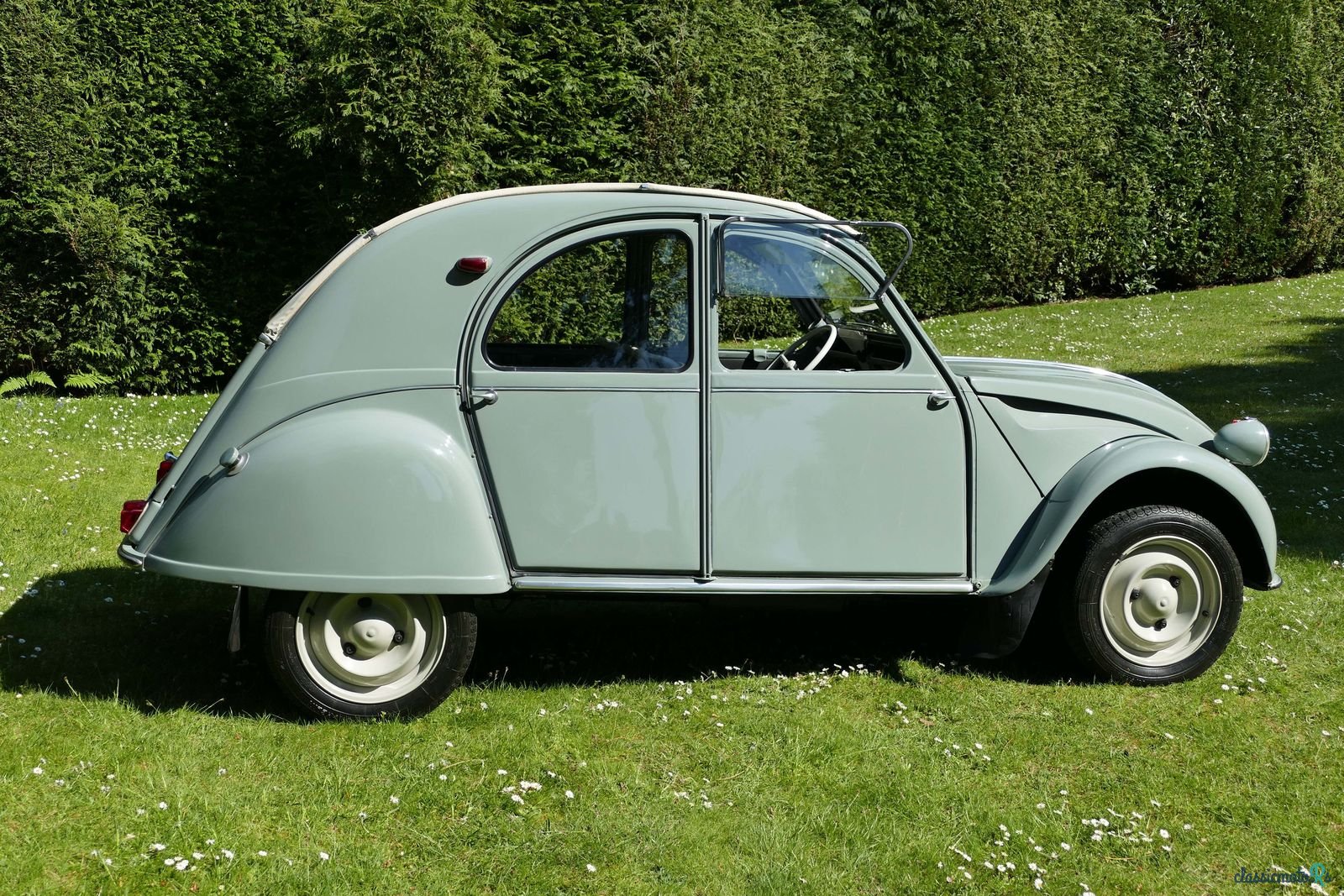 1958' Citroen 2CV photo #2