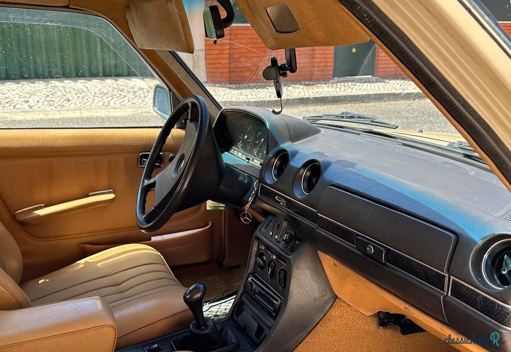1981' Mercedes-Benz W123 photo #2