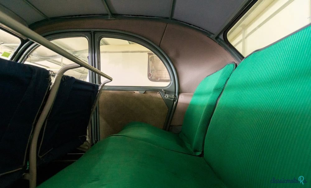 1961' Citroen 2CV photo #2