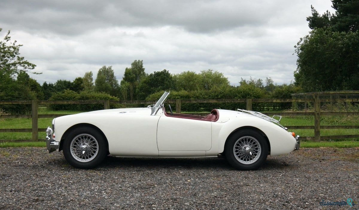 1962' MG MGA photo #3