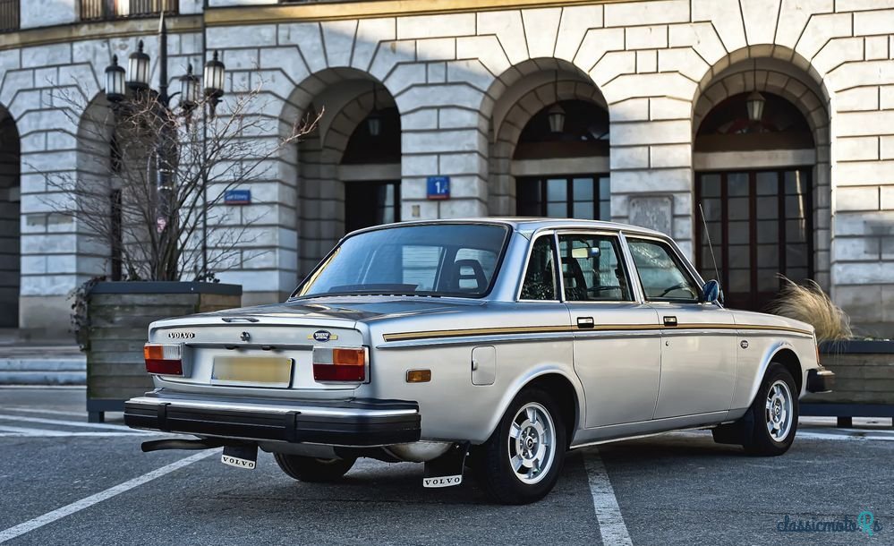 1977' Volvo Seria 200 photo #4