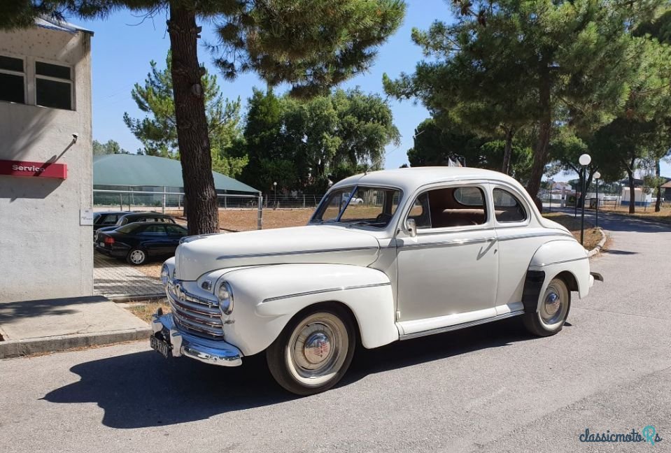 1947' Ford V8 Berline photo #1