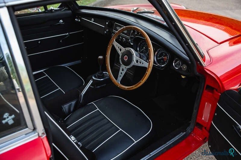 1967' MG MGB photo #2