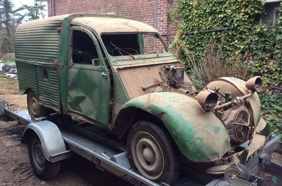 1954' Citroen 2CV photo #4